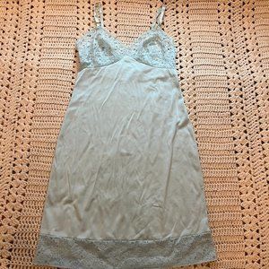Vasserette Made in USA  Light Blue Chemise/Slip w Lace Top & Hem Sz 30-34